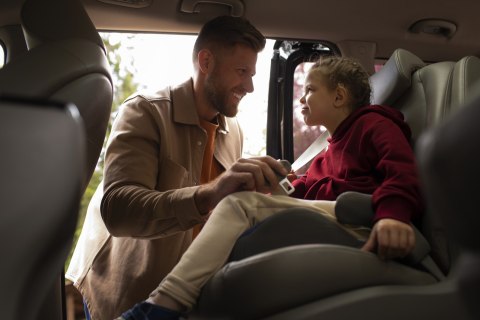 PODKŁADKA ISOFIX SAMOCHODOWA SIEDZISKO DLA DZIECI I-SIZE UCHWYT NA NAPOJE WZROST 125-150 CM ECOTOYS